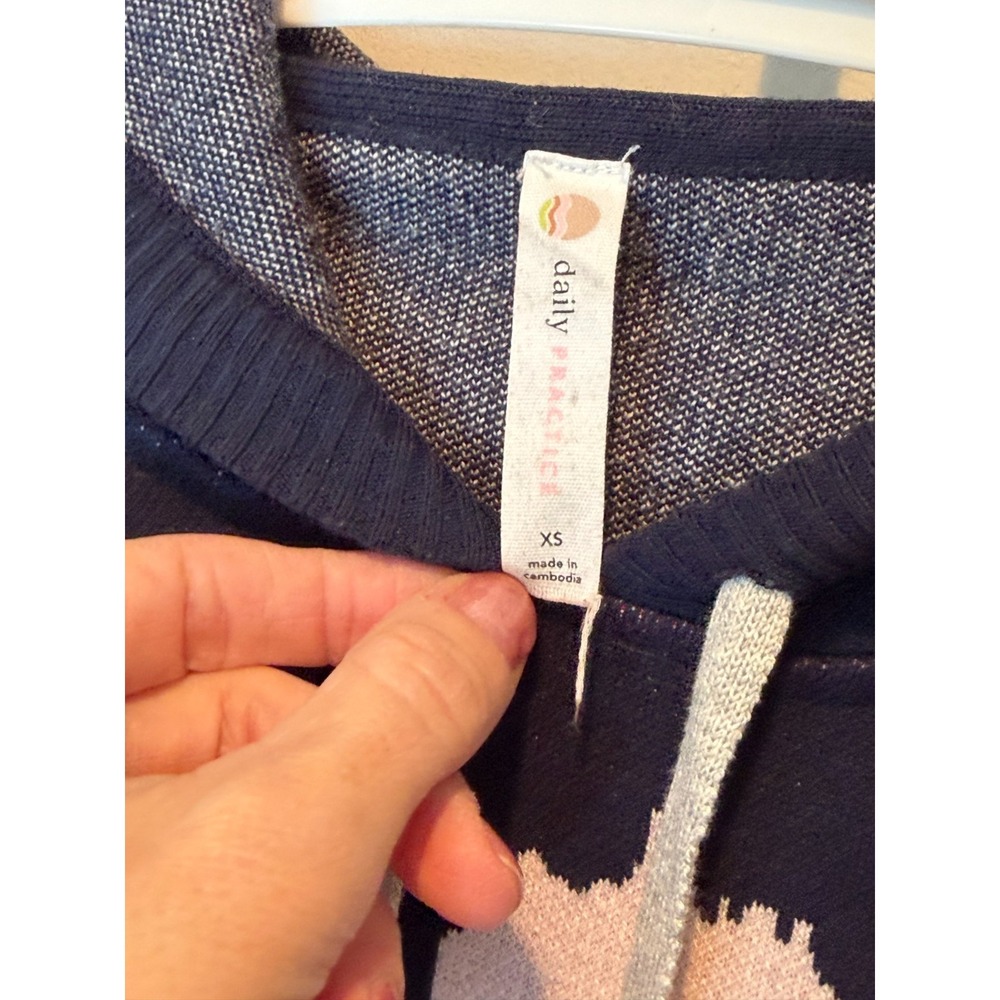 Daily Practice Anthr0pologie Hooded Varsity Top Floral XS - Picture 6 of 8